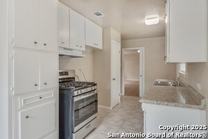 Building Photo - 211 Green Meadow Blvd