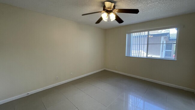 Building Photo - 9833 Westview Dr