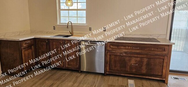 Building Photo - 9328 Berkshire Cir