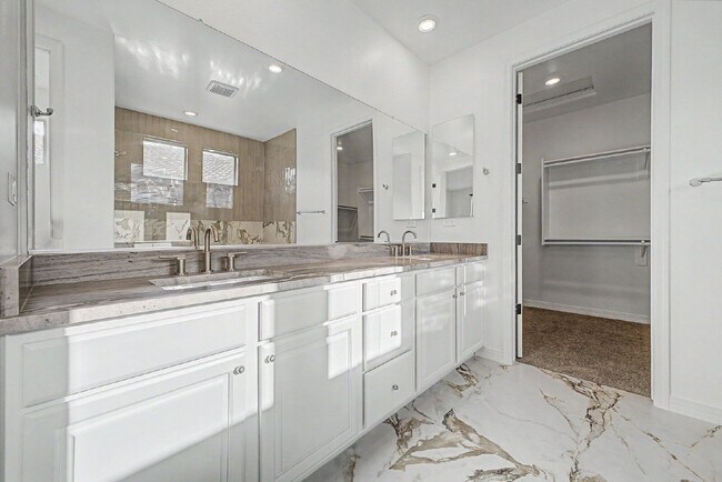Building Photo - 6954 W Maya Way