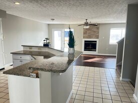 Building Photo - 3660 Walden Dr