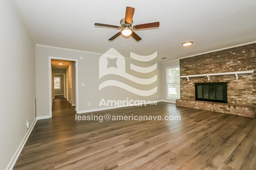 Building Photo - 4302 Castlewood Pkwy