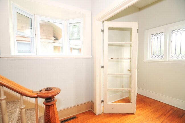 Building Photo - 1015 13th Ave SE