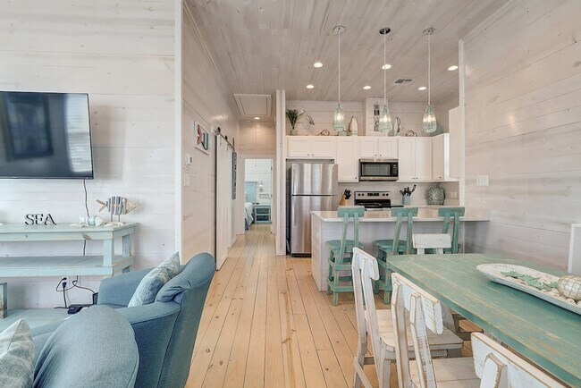 Building Photo - 1624 Eleventh Street-SI ID1023226P