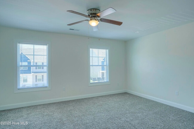 Building Photo - 315 Starfish Ln
