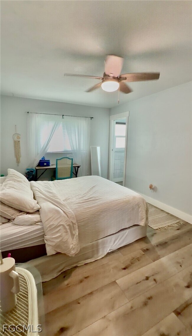 Building Photo - 3032 SE Santa Barbara Pl