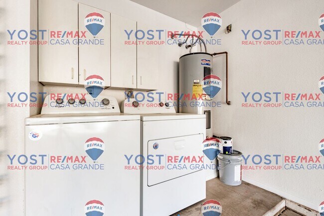Building Photo - Your Private Oasis with No HOA Hassles!