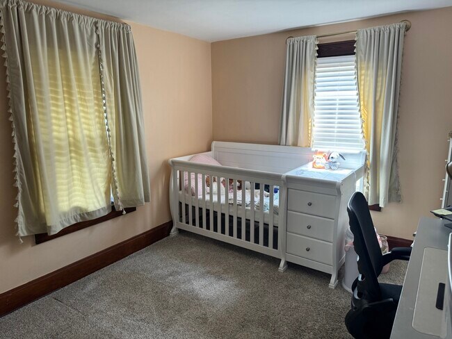 Building Photo - 265 E Markison Ave