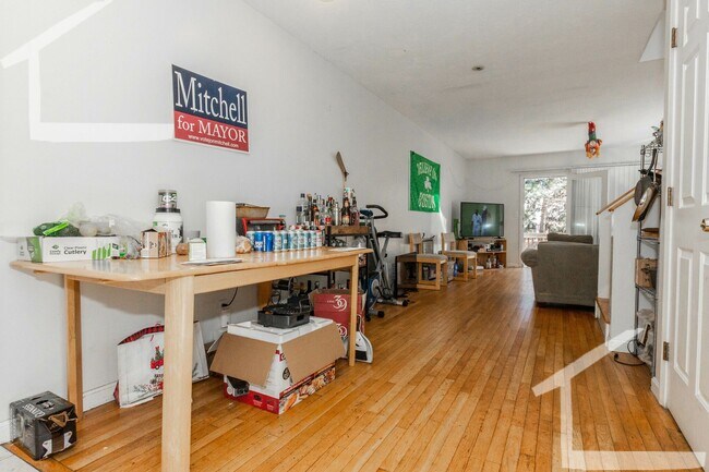 Building Photo - Large Townhouse in Allston, Parking Included, Laundry is in the Unit, Central Heat/AC, Deck