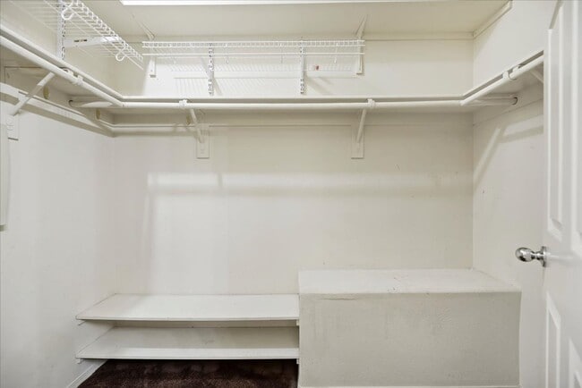 Building Photo - Comfort, Convenience & Community Amenities