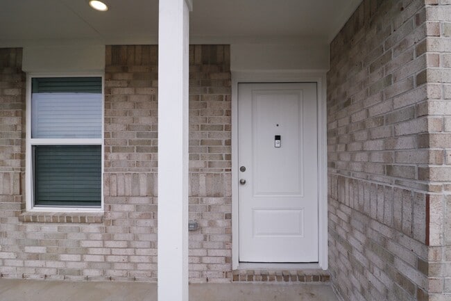 Building Photo - 2511 Night Emerald Dr