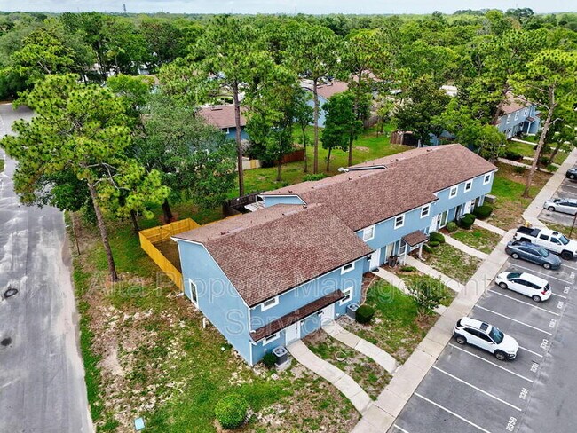 Building Photo - 11357 Bedford Oaks Dr