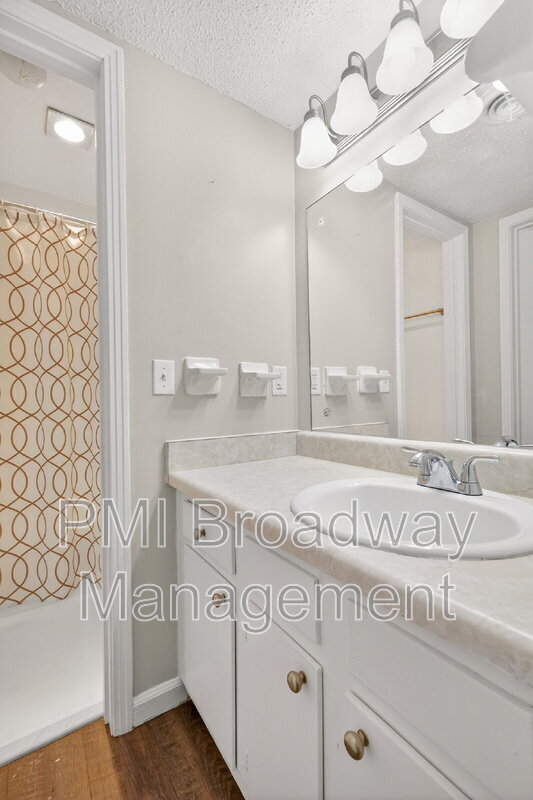 Building Photo - 500 Paragon Mills Rd