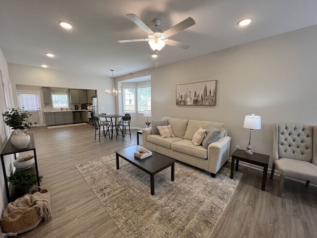 Building Photo - 2 br, 2.5 bath House - 3704 S Mebane St