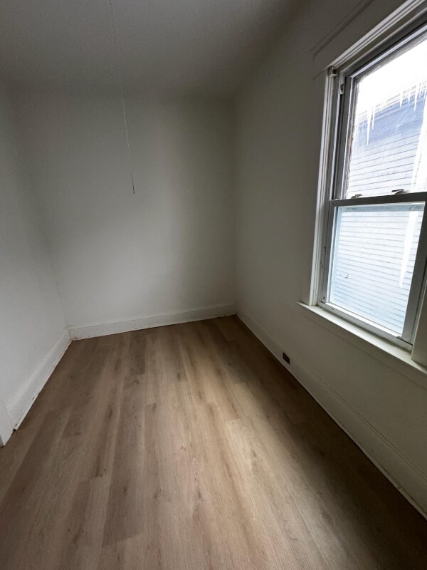 Building Photo - 120 Center Ave