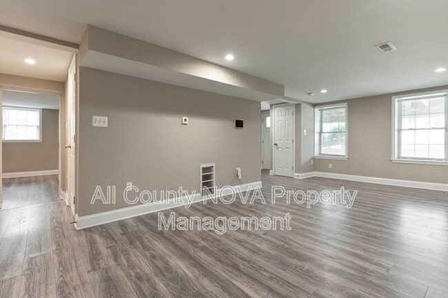 Building Photo - 5415 Brenner St