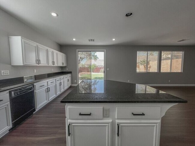 Building Photo - Stunning 5-Bedroom Home in Gated Community...
