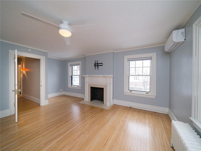 Master Bedroom - 860 Park Ave