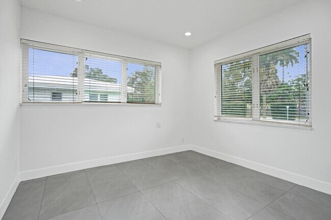 Building Photo - 6700 E Tropical Way