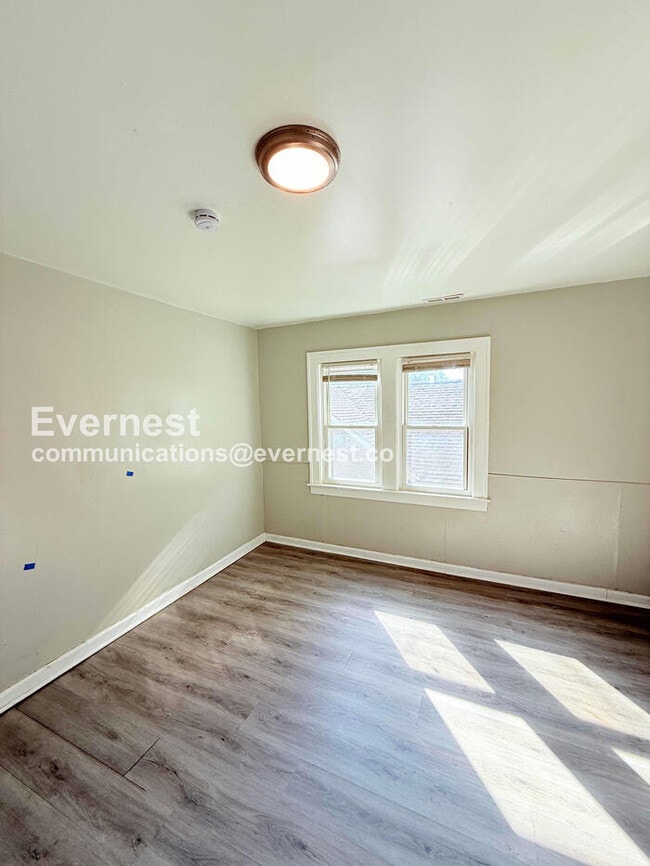 Building Photo - 5513 Somerset Ave