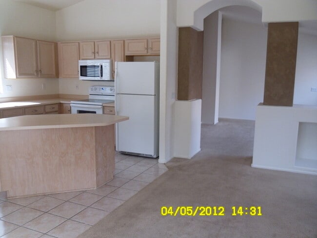 Building Photo - 3 Bed 2 Bath in Most Desired Ahwatukee
