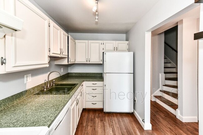 Building Photo - 306 S Wayne St