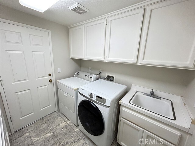 Building Photo - 8132 E Hillsdale Dr