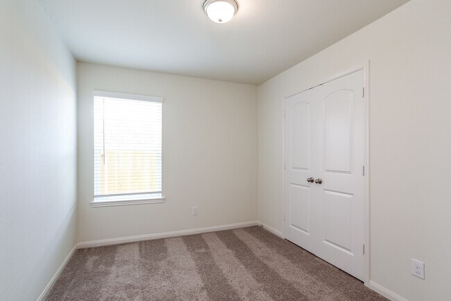 Building Photo - 9506 Olive Stone Dr