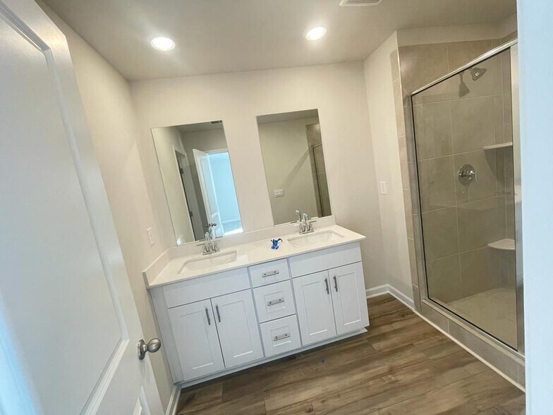 Building Photo - 373 Timberland Ave