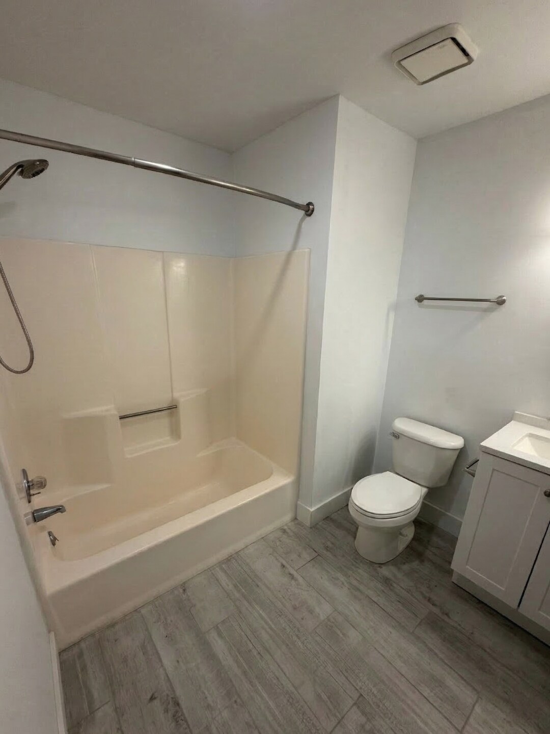 Building Photo - 3155 Cape Cir