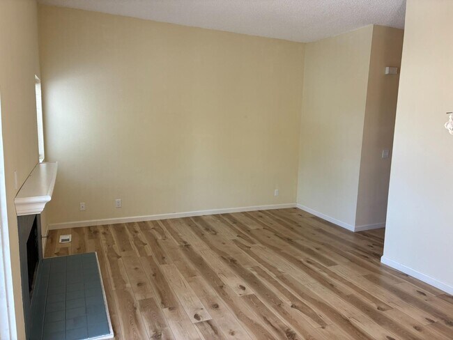 Building Photo - 3550 Carter Dr