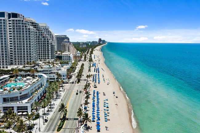 Building Photo - 401 N Birch Rd