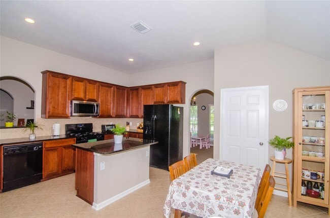 Building Photo - 26610 Heatherbriar Ln