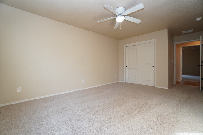 Building Photo - 2319 E Challis St