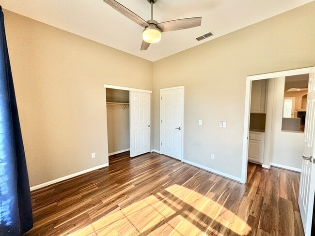 Building Photo - Stunning 3-bedroom 3-bathroom home in Yank...