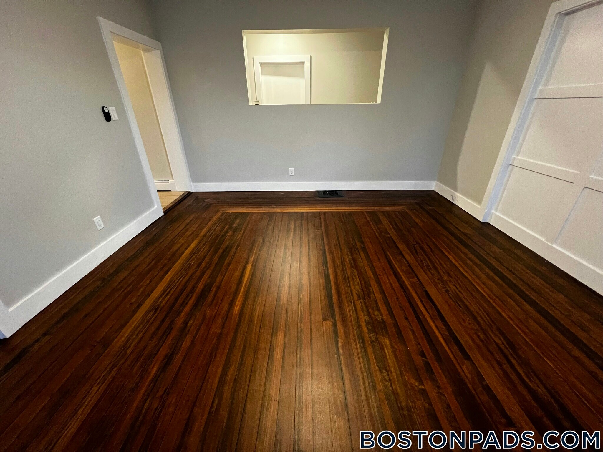 Building Photo - 158 Holland St