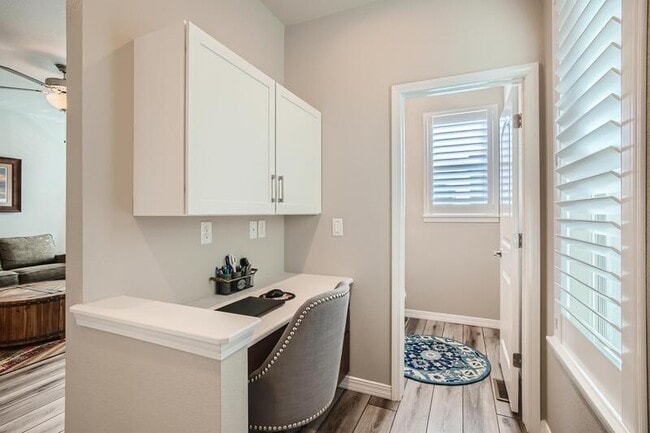 Building Photo - 11241 Modern Mdw Lp