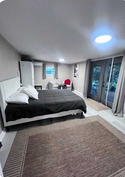 Building Photo - 310 15th Ave SW