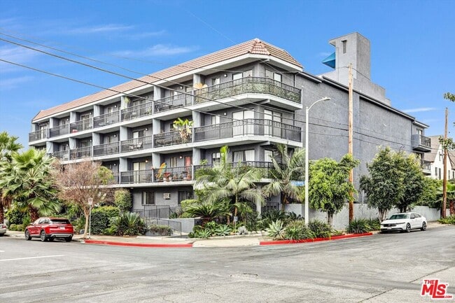 Building Photo - 1355 N Sierra Bonita Ave