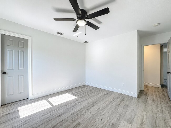 Building Photo - 13841 Chihuly Ct