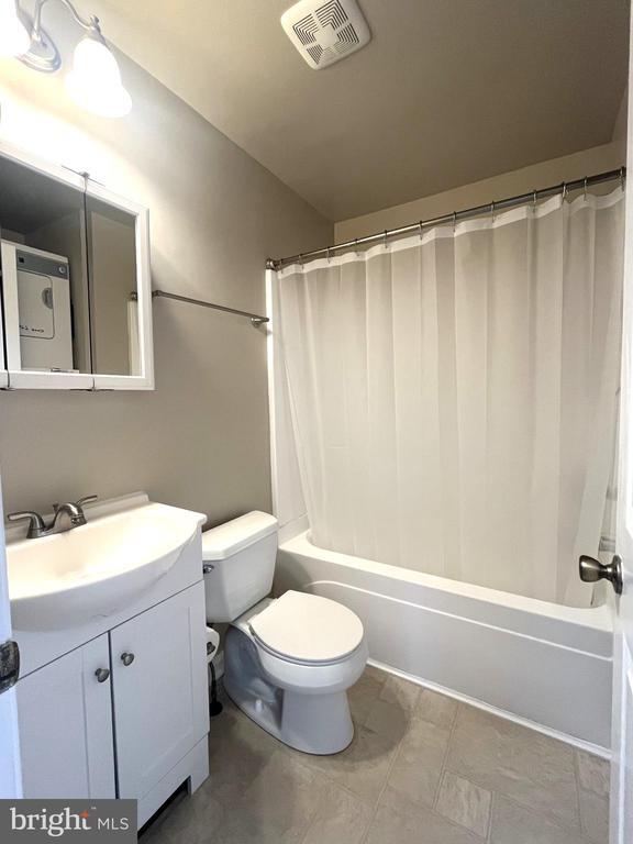 Building Photo - 1359 Jordan Dr