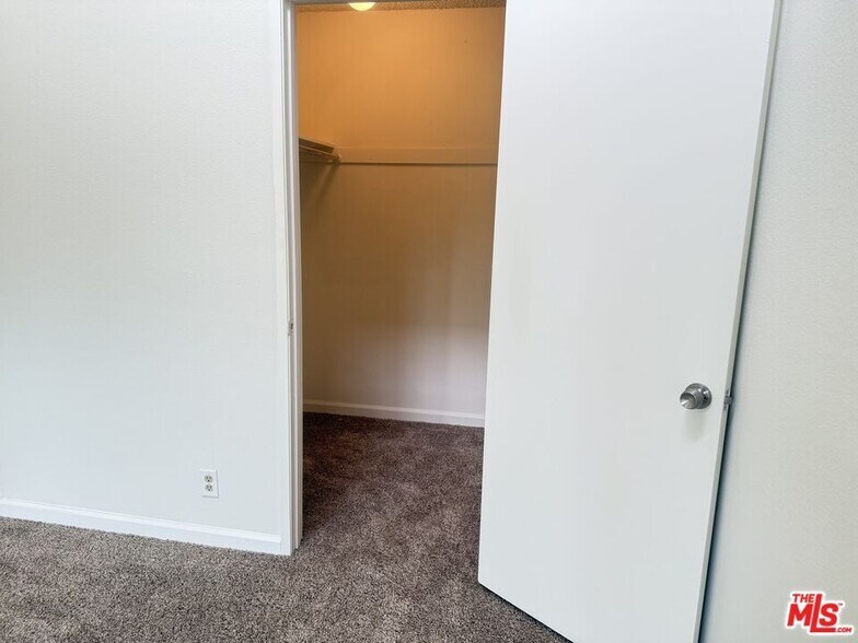 Building Photo - 38916 Pso De Oro