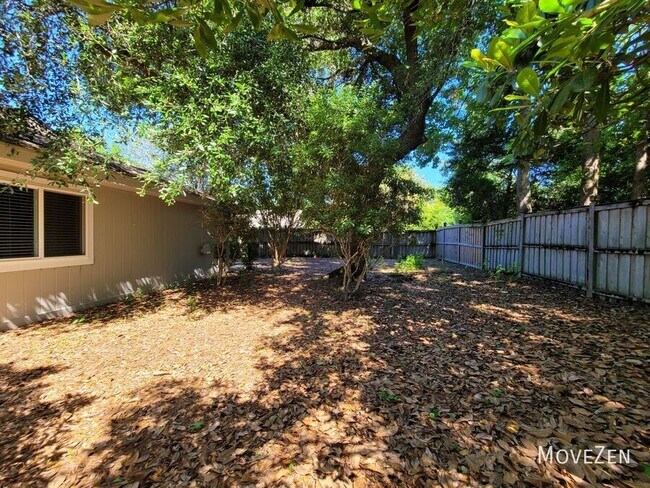 Building Photo - 7112 Key Pointe Dr