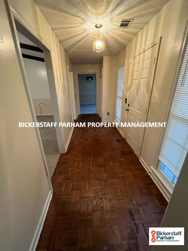 Building Photo - Located in Northern Columbus!