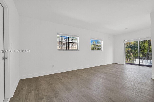 Building Photo - 8295 NE Miami Ct