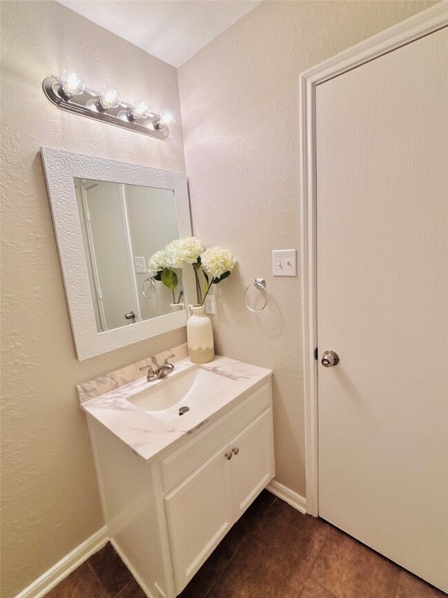 Building Photo - 8134 Sanders Forest Ct