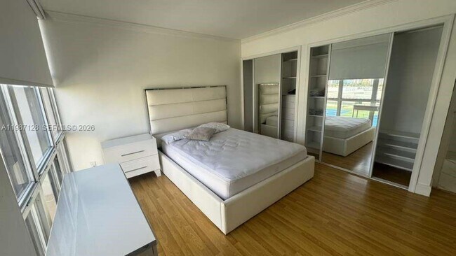 Building Photo - 16909 N Bay Rd