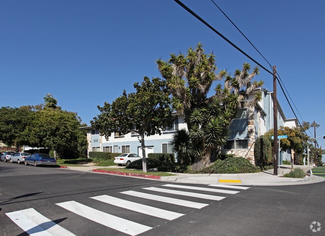 Primary Photo - Park Beverly