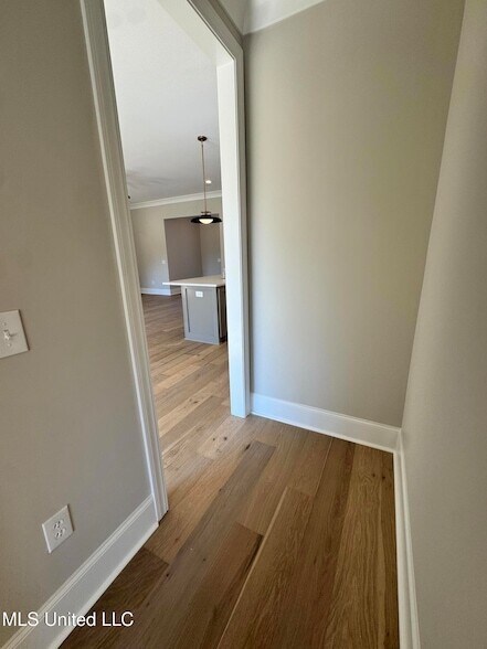 Building Photo - 115 Southern Oak Wy