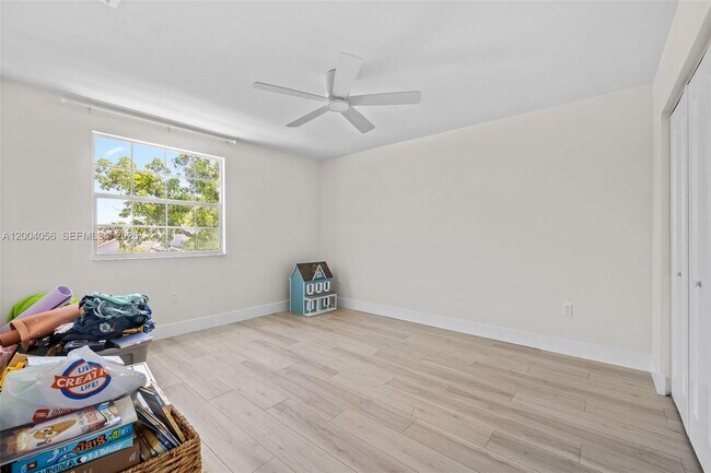 Building Photo - 9547 SW 146th Pl